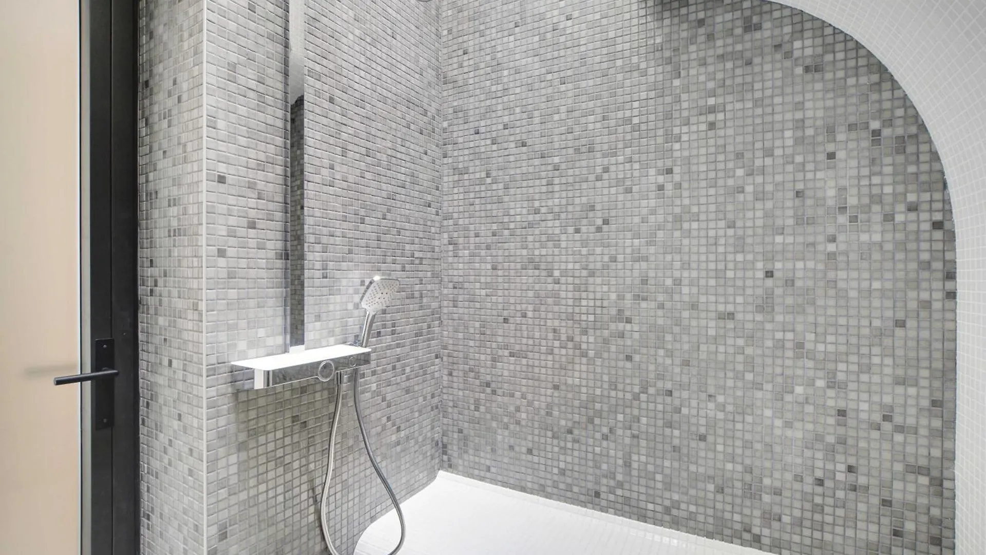 Superb With Hammam -4br-12p- Bastille